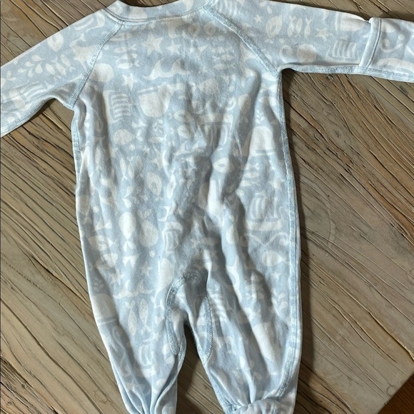 Hanna Andersson Whale Blue White Onesie - Picture 2 of 5